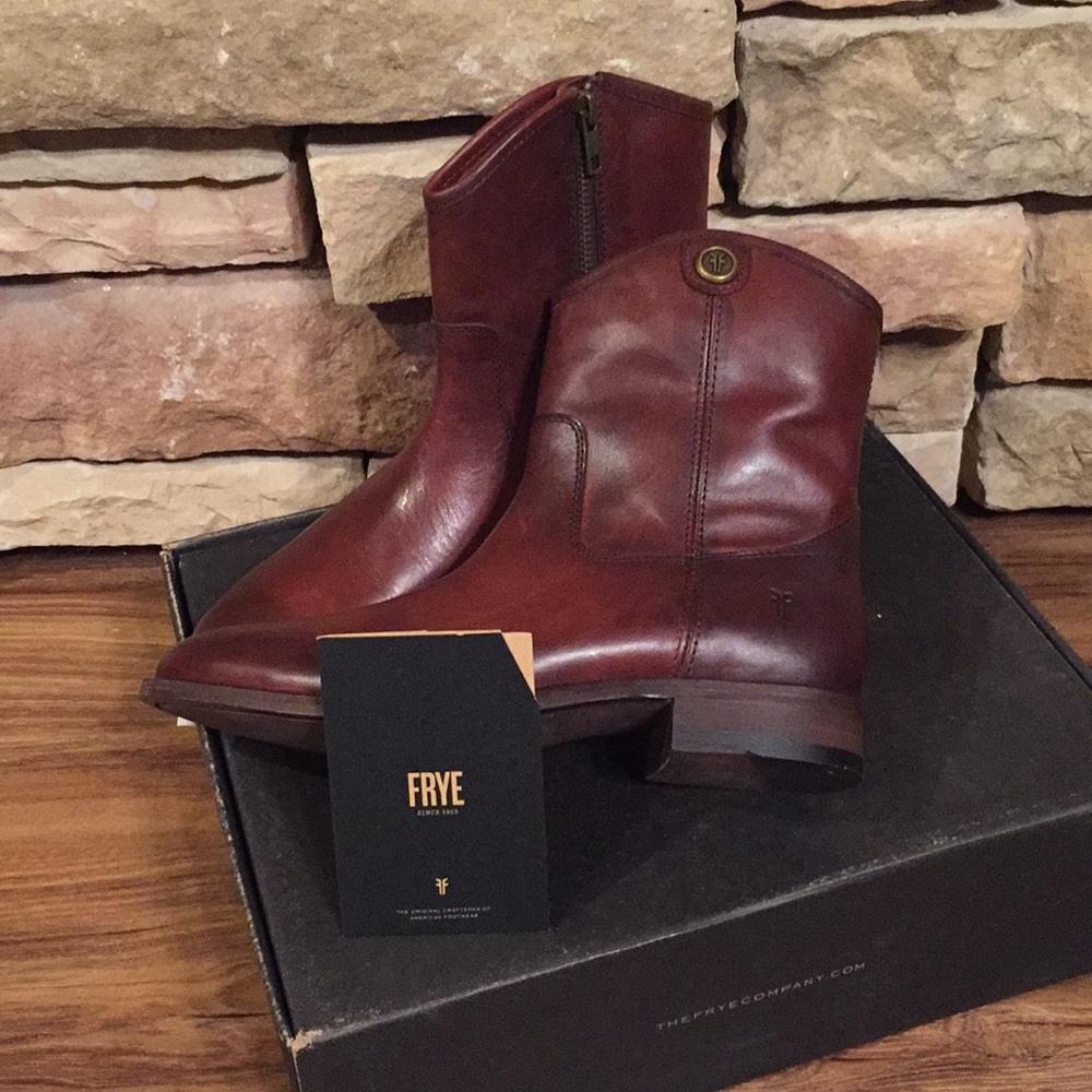 Frye Melissa Button Short Booties